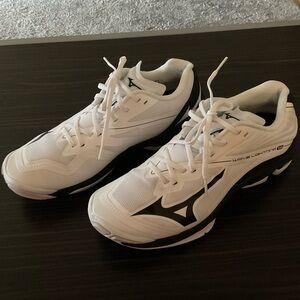 Womens’ Mizuno Wave Lightning Z6 Volleyball Shoes